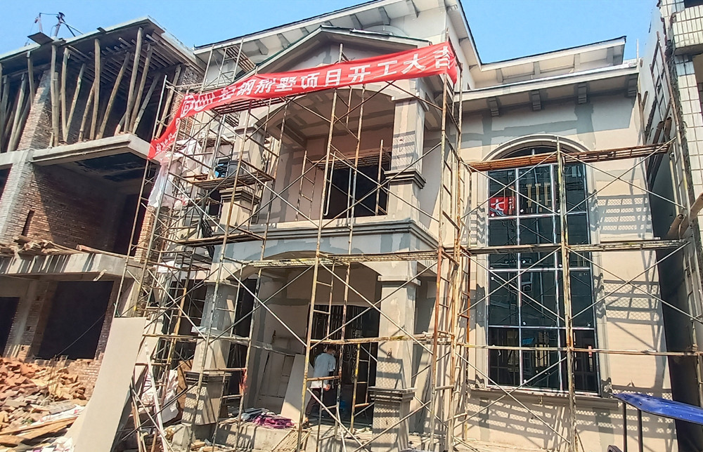 搭建中的輕鋼別墅 搭建中的輕鋼別墅